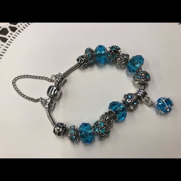 Brand new Turquoise beaded charm bracelet - Picture 2 of 2